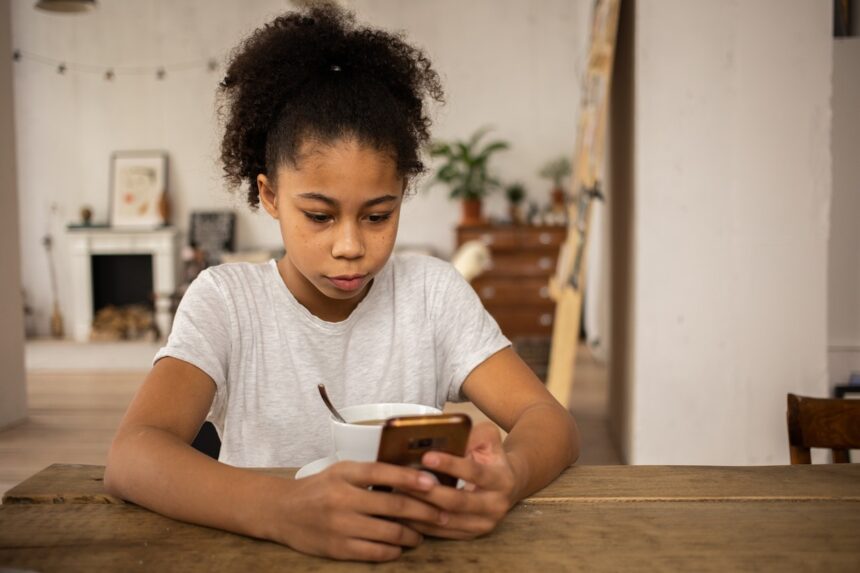 how do i set screen time limits on my child's iphone